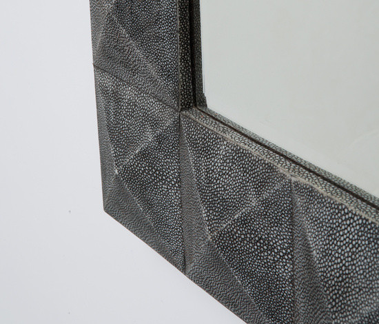 Variant Image 2