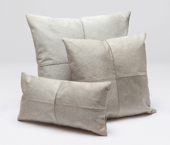 ROGER PILLOW Main Image